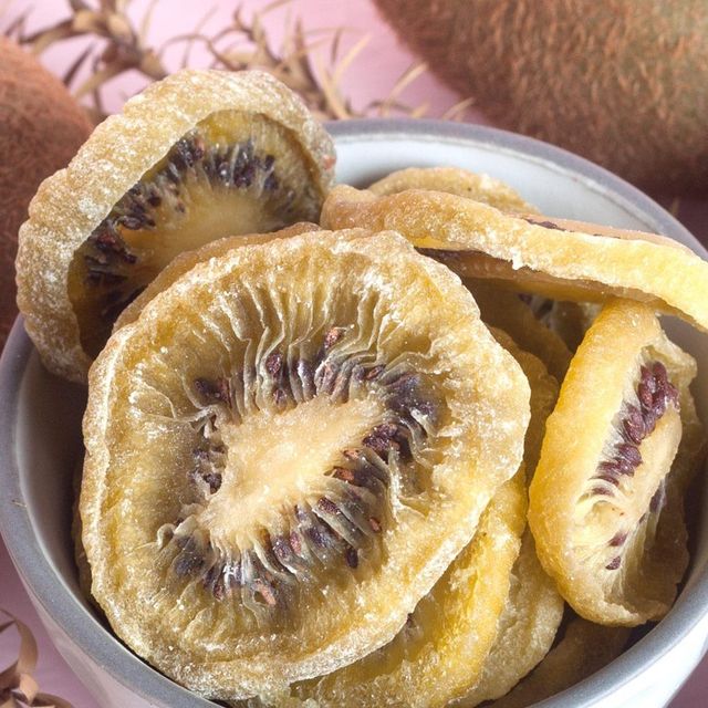 Top quality dried kiwi with natural aroma dried kiwi offered in large quantities for wholesale buyers worldwide - Image 4