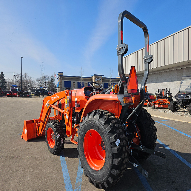 Best Price for Kubota 4WD Tractor Fast Delivery Used Agricultural Machinery 4 Wheels Pump Engine Core Gearbox Wholesale Sale - Image 4