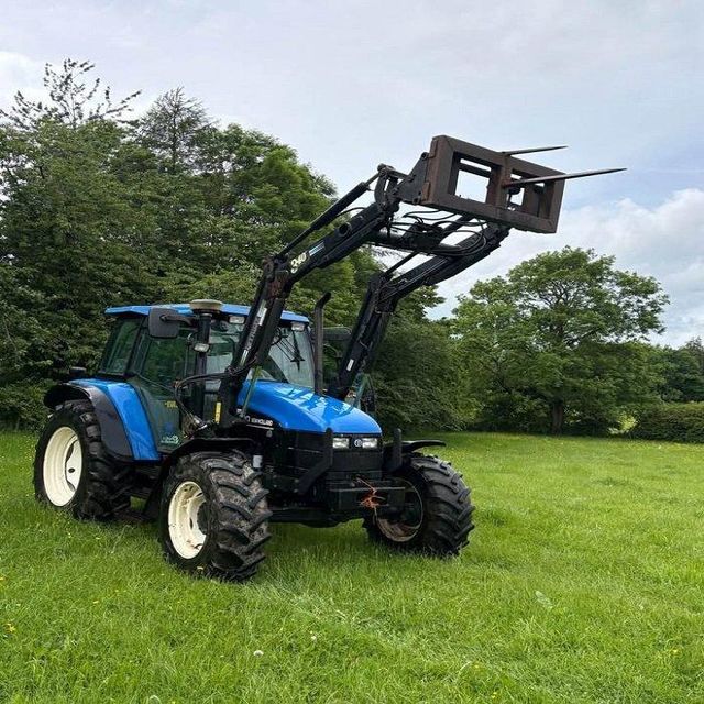 High strength agricultural machine designed for ploughing harvesting and transport with powerful hydraulic system - Image 5
