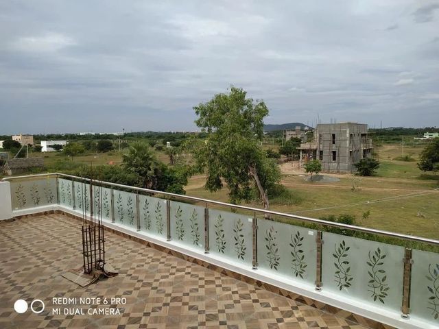 Spigot Based Stainless Steel Glass Balcony Railing Rail Height 750 mm Steel Grade SS 304 Application Balcony Glass Thickness 12 - Image 3