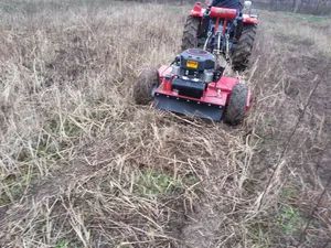 Lightweight Brush Cutter with Ergonomic Handle for Easy Use - Image 3