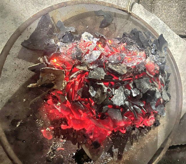 Organic Coconut Shell Charcoal Natural Lump Charcoal with Low Ash High Calorific Value Sustainably Sourced - Image 5