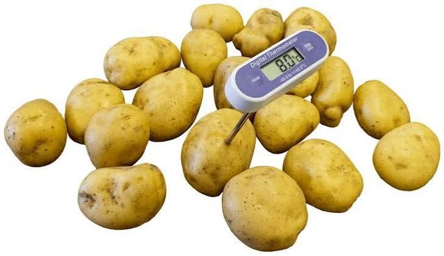 White/Yellow-skinned potatoes (for Diamant) Weight (kg) 50 Flesh Color White Moisture Content 75–80% Skin Color White To Light Yellow - Image 3