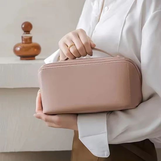 Custom Large Capacity Travel Storage PU Makeup Wash Cosmetics Bag - Image 4