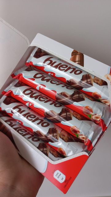 Fast Delivery Kinder Bueno Milk Chocolate Hazelnut Bars 20 Pack Wholesale Supply Fresh Crispy Chocolate Wafer - Image 3