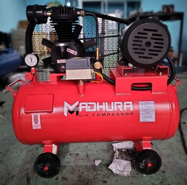 Tank Air Compressors Colour Red Brand Madhura Motor Power 5 HP Usage Industrial Type Air Compressor Air Tank Capacity 250 - Image 2