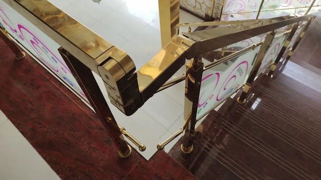 Stainless Steel Glass Staircase Railing Color Silver Rail Height UP TO 6000.MM Design As per your requirements Position As per your - Image 3