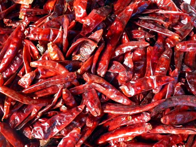 Export Market Dried Red Chili Pepper Top Grade 5kg Pack Numbing & Spicy Taste - Image 1