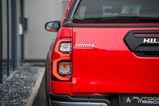 Fairly Used Toyota Hilux 2.4 D-4D 4x4 Automatic LHD Pickup Truck – Left Hand Drive – Double Cab 5-Seater – 2.4L - Image 4