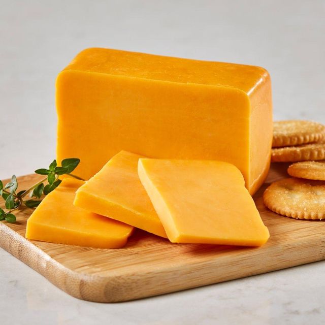Premium Dairy Export Cheddar cheese Blocks With Natural Aging Fresh Chilled Packing For International Wholesale - Image 1