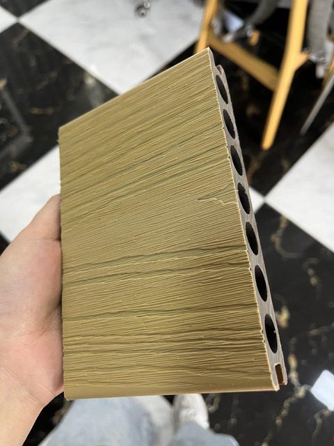 Co-extruded Round Hole Decking GS150H23 150*23*3600mm - Image 3