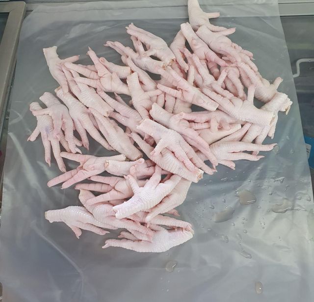 Frozen Chicken Feet Cleaned High Quality Halal Chicken Paws Bulk Supply for Global Food Service Industry - Image 5