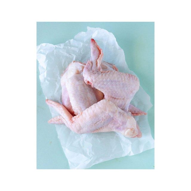 Premium frozen chicken wings prepared for retail and food distribution channels - Image 4