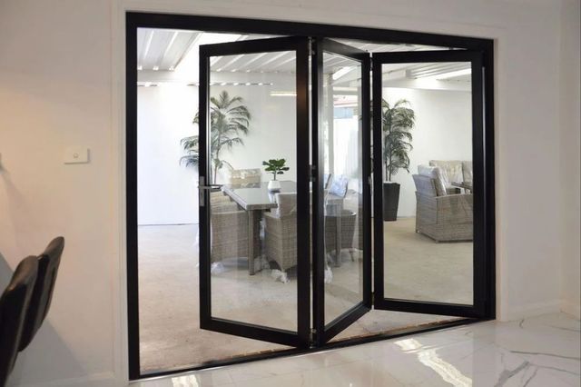 Aluminium Glass Partition Height 8 feet Design luxury Finishing perfect Open Style Sliding Material Aluminum Alloy Country of Origin Made in - Image 4