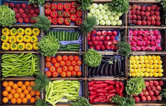 Fresh fruits and vegetables Intended Use Balanced Diet Appearance Fresh And Natural Sourcing Method Trusted Farms Product Origin Natural - Image 1