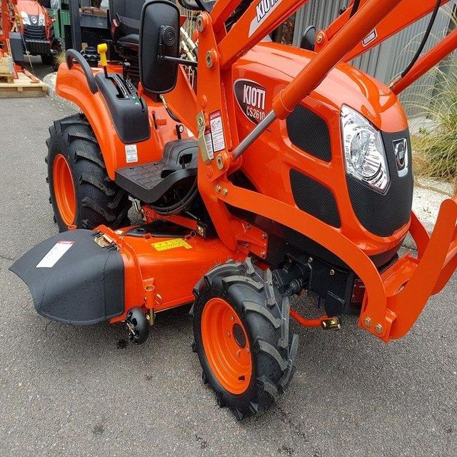 Buy this KIOTI MINI MOWER TRACTOR with 4WD and a 3 cylinder diesel engine plus twin pedal hydrostatic drive - Image 2