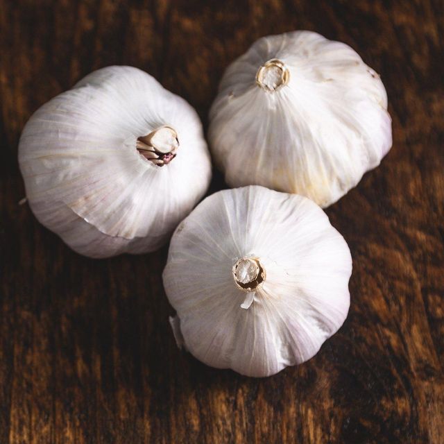 Premium Fresh Bulbs For Export Supply Normal White Garlic With Clean Packing And Reliable Wholesale Delivery - Image 4