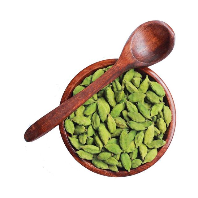 Green cardamom for sale in bulk competitive pricing for grocery stores and exporters - Image 4