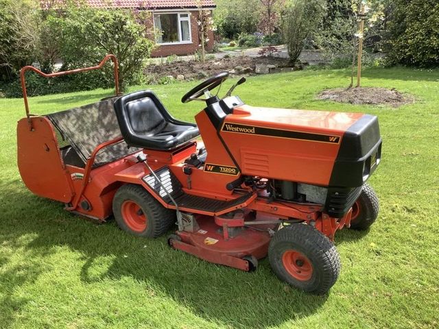 Heavy Duty Westwood Garden Mowers With Strong Engine Performance And Wide Cutting Deck Options - Image 4