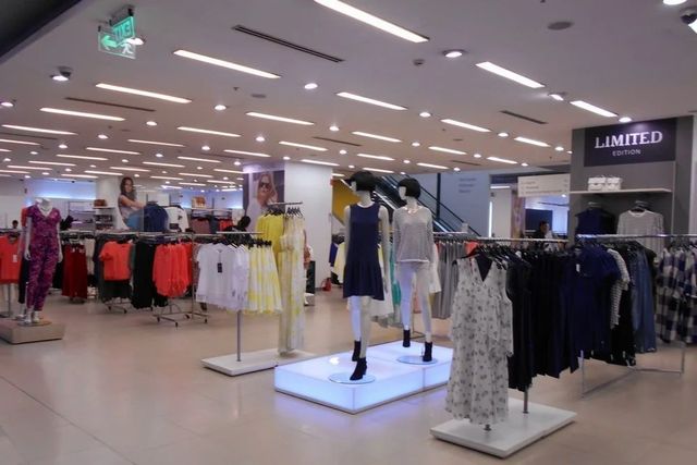 Showroom Interior Design Service Service Mode Offline Service Location India Payment Mode Offline And - Image 3