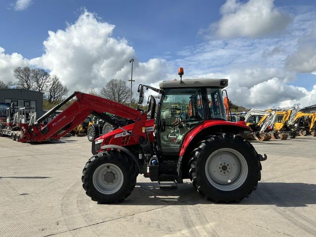 Massey Ferguson 5710S Dyna4 Tractor (ST26213) - Image 4