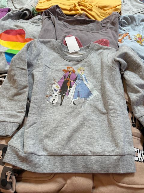LICEND ORIGINAL DISNEY AND MORE CLOTHES - Image 3