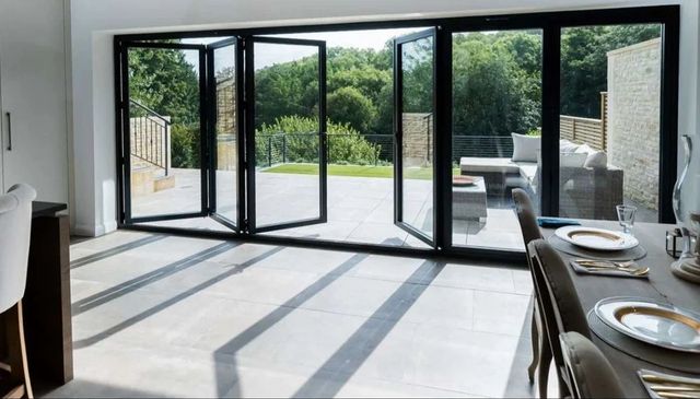 Toughened Glass Partitions Shape Flat Pattern Plain Thickness all Color Transparent Usage/Application - Image 3