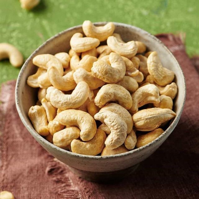 Ready to Ship in Bulk High Standard Organic a Grade Premium Quality Dried Cashew Nuts Ready to Eat - Image 2