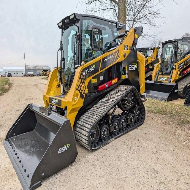 High Quality AVS POSI TRACK Loader Ready For Excavation Construction And Property Maintenance With Strong Hydraulic - Image 4