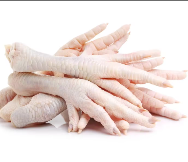 Premium Grade A Frozen Chicken Feet – Halal Certified, Clean & Well-Processed | IQF Frozen, Bulk Export Supply for Wholesalers, Retailers & Food Processing Industry - Image 2