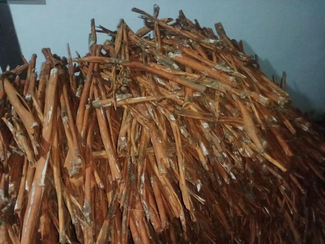 Buy pure cinnamom online-powder and sticks at Best price Grade AA Texture sticks,powder Shelf Life 12-24 months Place of Origin - Image 4