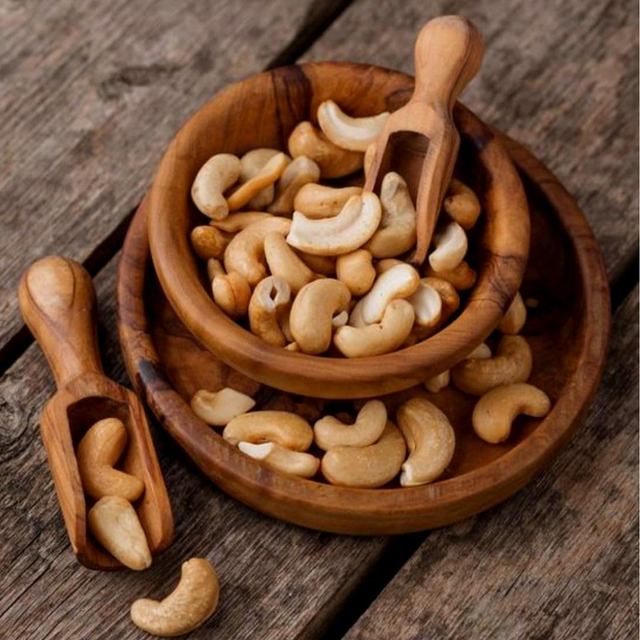 Cashew Nut Size W240 Weight (kg) 10 Max. Moisture (%) - Image 1