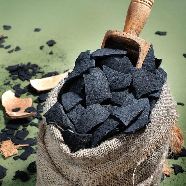 Organic Coconut Shell Charcoal Natural Lump Charcoal with Low Ash High Calorific Value Sustainably Sourced - Image 4