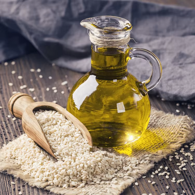 Refined Sesame Seed Oil Naturally Filtered From High Quality Sesame Seeds Delivering Fresh Aroma And Fine Texture - Image 2