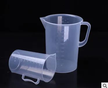 Lab Plastic Measuring Beaker Cup with Handle and Graduated Origin China Trademark OEM HS Code 39269090 Port: Shanghai, China - Image 1