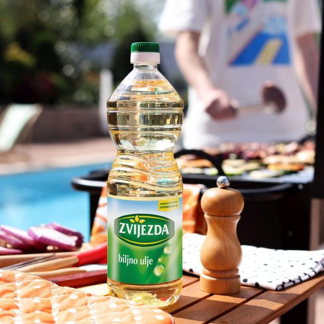 Premium Edible Vegetable Oil for Restaurants Catering Services and Food Manufacturing Industry Bulk Packaging Available - Image 4