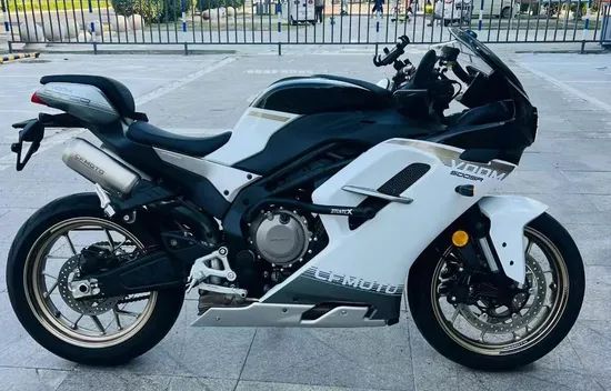 Spring Wind 500sr Racing Motorcycle, 4-Cylinder, 4-Valve, Water-Cooled, Fuel Injection Engine, Inverted Front Suspension, ABS Brakes, TFT Dashboard - Image 1