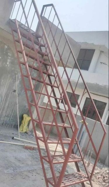 Front Brown Mild Steel Staircase Position Front Material Mild Steel Step Thickness 35 mm Usage/Application Home Surface Finish Powder - Image 3
