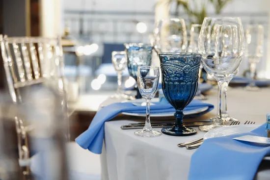 Stackable Disassembly Wedding Chairs Net Modern Style Transparent Acrylic Resin Hotel Chairs - Image 6