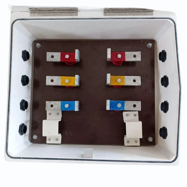 SMC LT FUSE BOX Cable Entry 4 Connection Type 8 Way Product Code SMCFUSEBOX Temperature Resistance 210 Inside Dimensions - Image 2