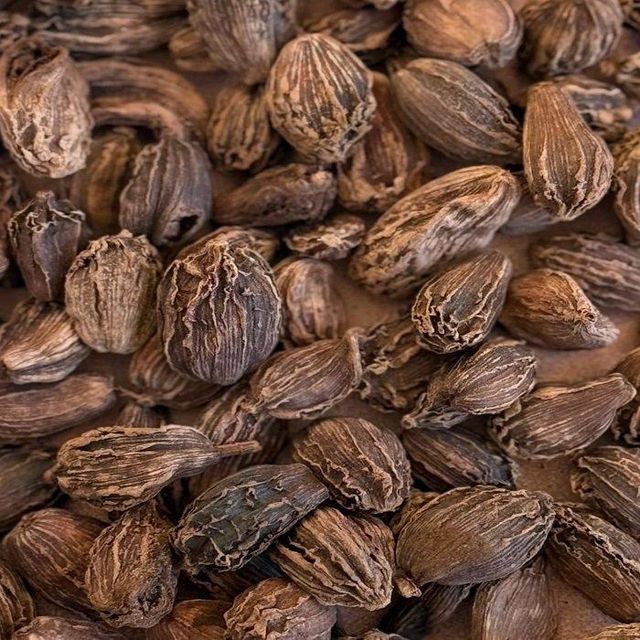 Wholesale Premium Quality Black Cardamom Seeds Strong Flavor Herb Spice Direct Hot Oil Cinnamon Cloves Turmeric Saffron - Image 3