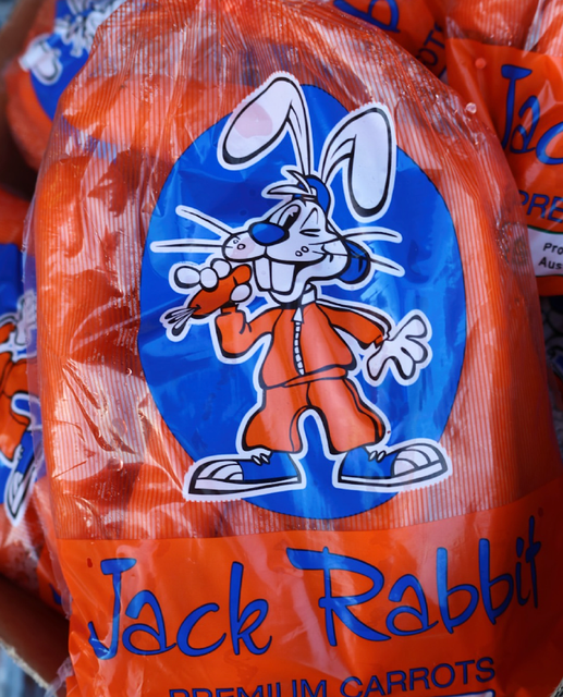 Naturally Crisp, Vibrantly Fresh Carrots 10kg Packs Premium Jack Rabbit Orange Carrot For Sale - Image 4