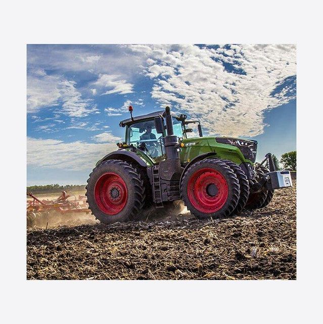 Fendt 1050 Vario tractor offered for sale with advanced CVT transmission and powerful engine - Image 3