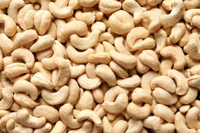Cost effective cashew nuts kernel bulk sale high quality cashews export ready - Image 2