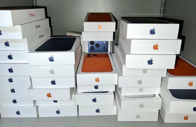 Authentic Original iPhone 17 Pro max 1TB 12GB RAM Sealed In Box With Warranty Ready To Ship - Image 4
