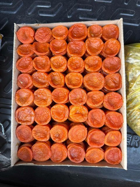 dried apricot Packaging box Texture Chewy Type dried apricot Color Vibrant Orange Flavor Natural Sweet Manufacturer Uzbekistan - Image 3