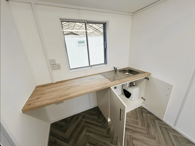 21ft x 8ft Office / Canteen Cabin – Refurbished Anti-Vandal Portable Building - Image 2
