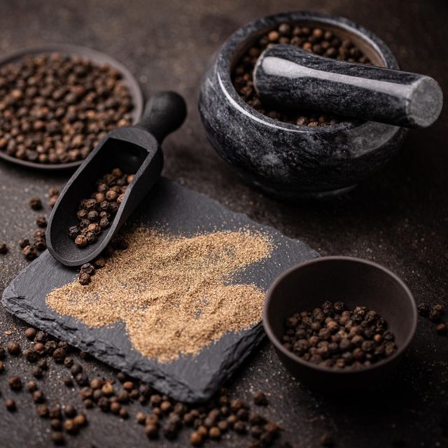 Carefully Processed Dried Seasoning Containing Black Pepper Crushed Form Packed Fresh - Image 3