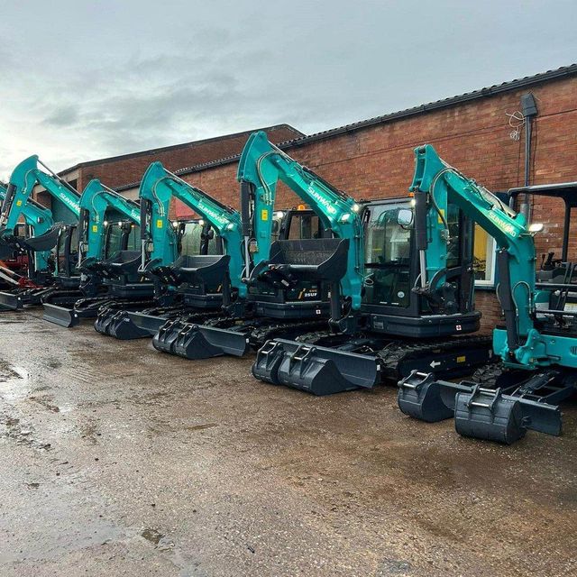 Cheap Used SunWard SWE17 Crawler Mini Excavator 0.8-3 Ton with Yanmar Engine KYB Components 1 Year Warranty & Gearbox fo - Image 4