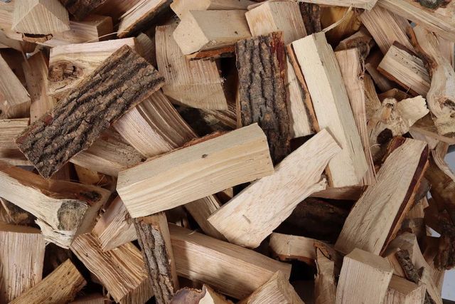 Kiln Dried Firewood For Sale Ready To Burn Hardwood Logs With Low Moisture For Home Heating - Image 4